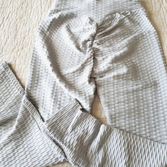 LEGGINGS SIZE M BOOTY ENHANCING CRUSHED TEXTURED FABRIC LIGHT GRAY NEW - Picture 7 of 8